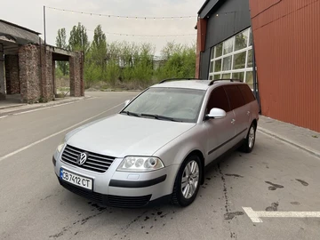 Авто Volkswagen Passat Variant 2005 № 8777215