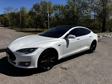 Авто Tesla Model S 2012 № 8777330