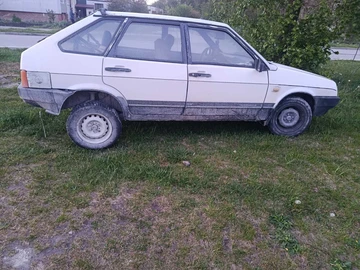Авто ВАЗ 2109 1989 № 8777340