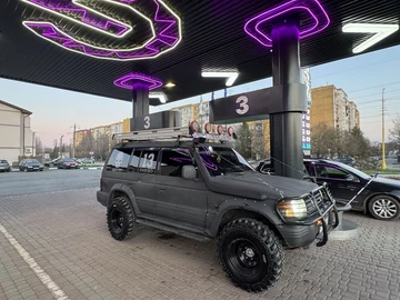 Авто Mitsubishi Pajero 1995 № 8777348