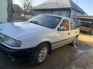 Авто Opel Vectra 1989 № 8777495