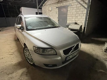 Авто Volvo V50 2009 № 8777626