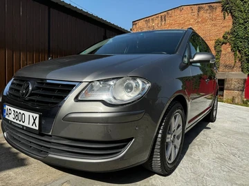 Авто Volkswagen Touran 2007 № 8777722