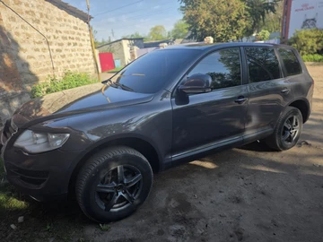 Авто Volkswagen Touareg 2007 № 8777820