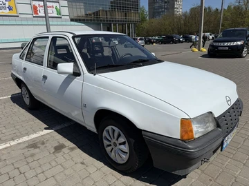 Авто Opel Kadett 1987 № 8778391