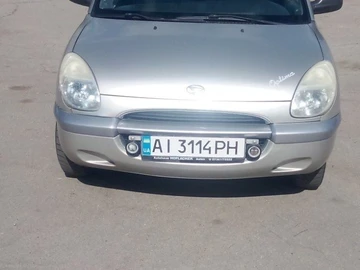 Авто Daihatsu Sirion 2000 № 8778649