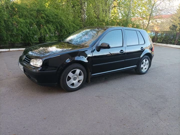 Авто Volkswagen Golf 1999 № 8779081