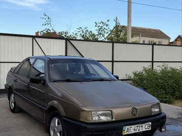 Авто Volkswagen Passat Sedan 1988 № 8779191