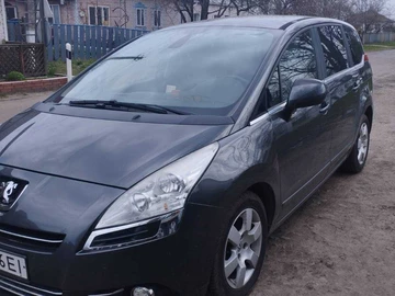 Авто Peugeot 5008 2013 № 8779332