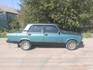 Авто ВАЗ 2107 1984 № 8779335