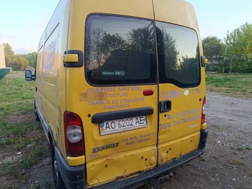 Авто Renault Master 2000 № 8779351