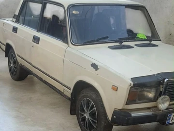 Авто ВАЗ 2107 1993 № 8779780