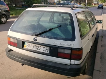 Авто Volkswagen Passat Variant 1992 № 8779784