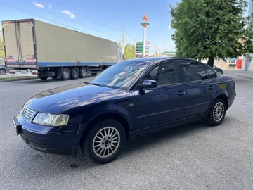 Авто Volkswagen Passat Sedan 2000 № 8779981