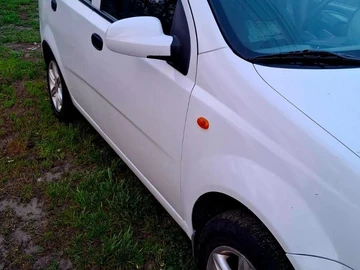 Авто Chevrolet Aveo 2005 № 8780158