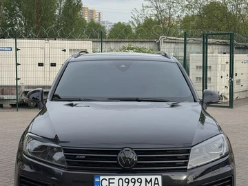 Авто Volkswagen Touareg 2017 № 8780562