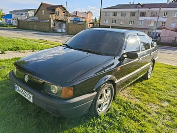 Авто Volkswagen Passat Sedan 1991 № 8780880