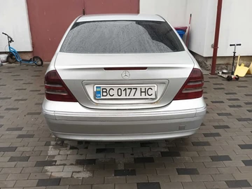 Авто Mercedes 220 2000 № 8781511
