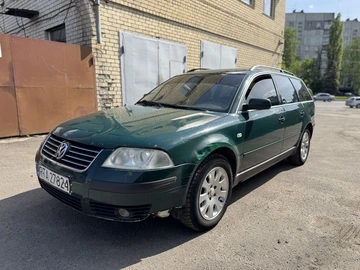 Авто Volkswagen Passat Variant 2002 № 8781856