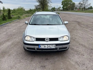 Авто Volkswagen Golf 2000 № 8781915