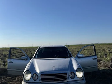 Авто Mercedes Mb 1997 № 8782013