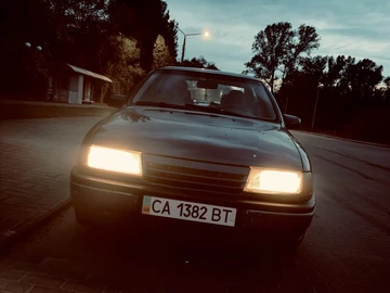 Авто Opel Vectra 1990 № 8782243
