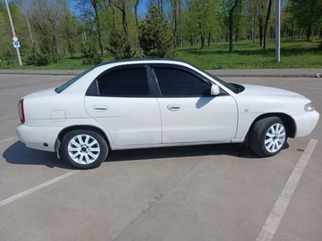 Авто Daewoo Nubira 1999 № 8782339
