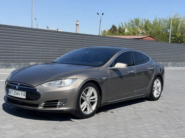 Авто Tesla Model S 2015 № 8782444