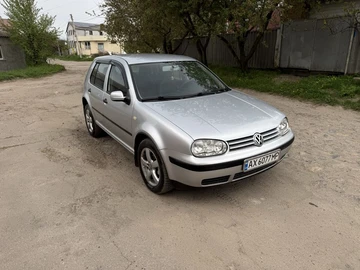 Авто Volkswagen Golf 2000 № 8782549