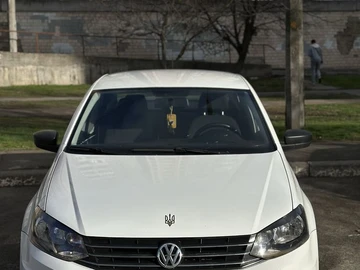Авто Volkswagen Polo 2016 № 8782642