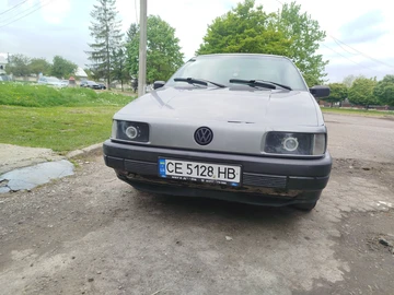Авто Volkswagen Passat Sedan 1990 № 8782644