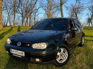 Авто Volkswagen Golf 2000 № 8783399
