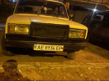 Авто ВАЗ 2107 1988 № 8783426