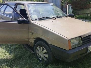Авто ВАЗ 2109 1989 № 8783628