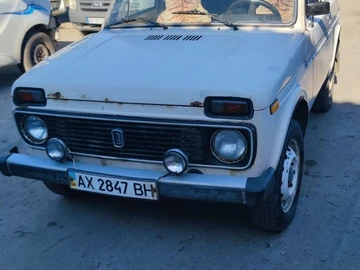 Авто ВАЗ 2121 1993 № 8783994