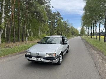Авто Volkswagen Passat Sedan 1991 № 8784008