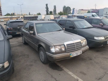 Авто Mercedes 220 1992 № 8784107
