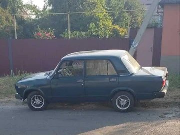 Авто ВАЗ 2107 2000 № 8784151