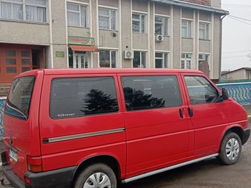 Авто Volkswagen Transporter 2000 № 8785182
