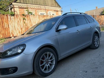 Авто Volkswagen Golf 2010 № 8785345