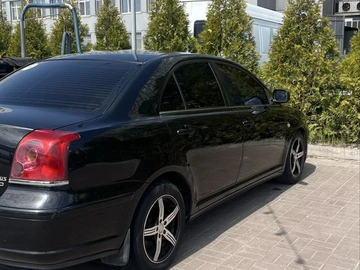 Авто Toyota Avensis 2004 № 8785434