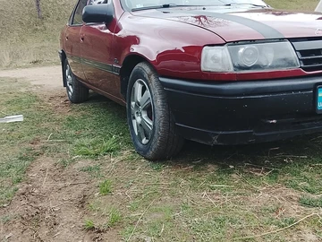 Авто Opel Vectra 1992 № 8785916