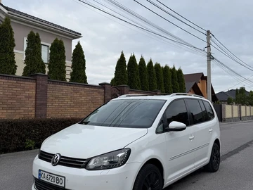 Авто Volkswagen Touran 2011 № 8786217