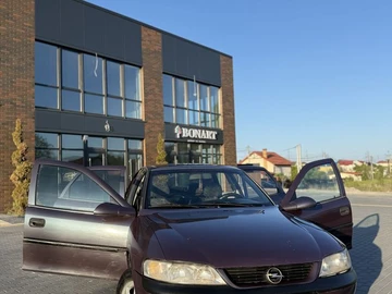 Авто Opel Vectra 1996 № 8786369