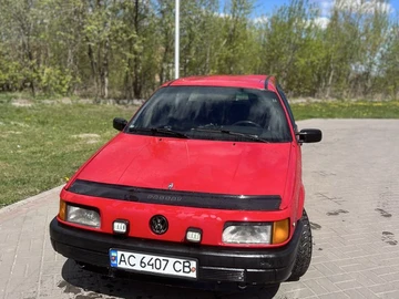 Авто Volkswagen Passat Variant 1989 № 8786382