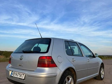 Авто Volkswagen Golf 2002 № 8786527
