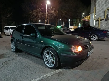 Авто Volkswagen Golf 1999 № 8786674