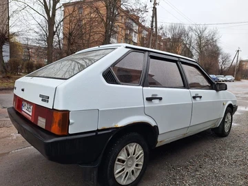 Авто ВАЗ 2109 1991 № 8787820