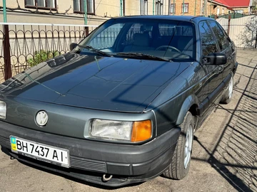 Авто Volkswagen Passat Sedan 1988 № 8788111