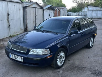 Авто Volvo V40 Kombi 2001 № 8788164